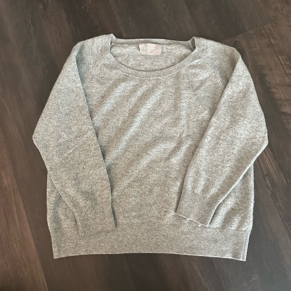 Everlane 100% cashmere sweater